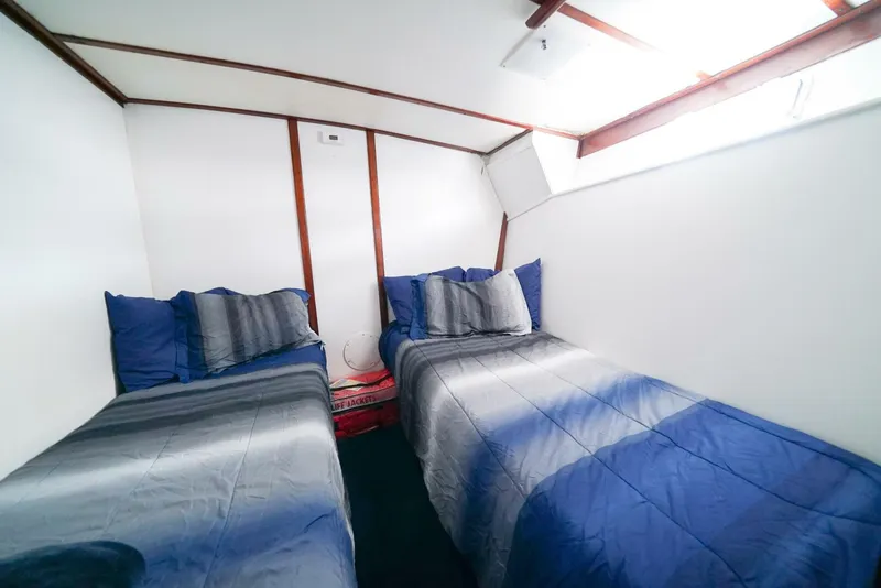 Slide: The Image of 1979 Trojan 45 Convertible Hook'em - 3875965