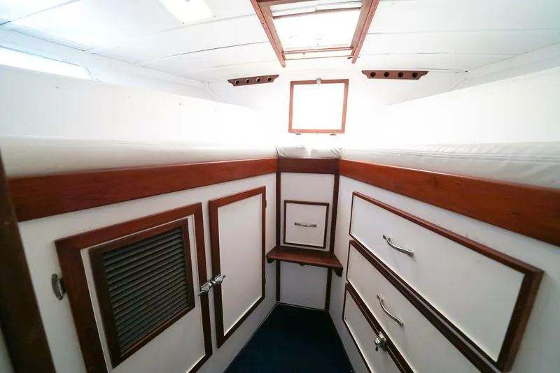 Slide: The Image of 1979 Trojan 45 Convertible Hook'em - 3875973