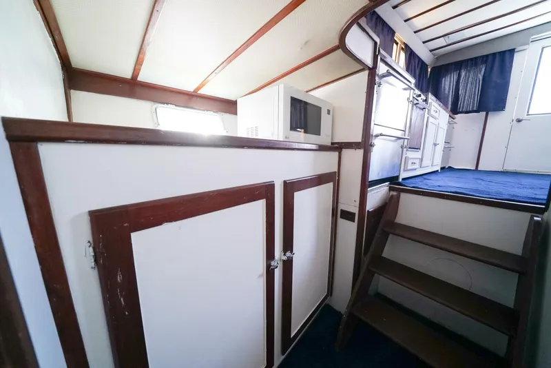 Slide: The Image of 1979 Trojan 45 Convertible Hook'em - 3875979