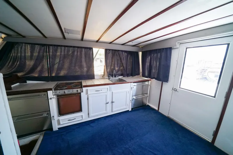 Slide: The Image of 1979 Trojan 45 Convertible Hook'em - 3875954