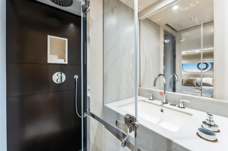 Slide: The Image of Azimut MAGELLANO 25 METRI 2023 - 3876559