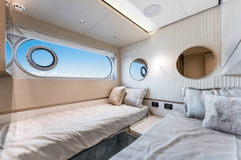 Slide: The Image of Azimut MAGELLANO 25 METRI 2023 - 3876561