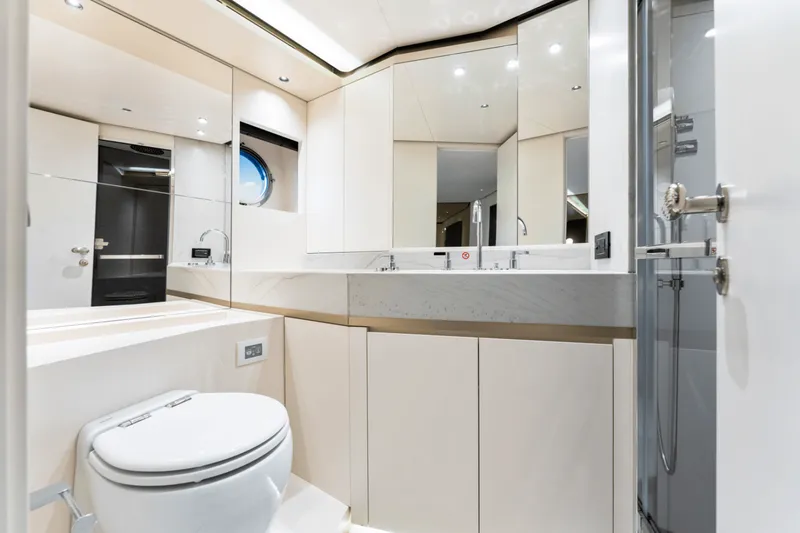 Slide: The Image of Azimut MAGELLANO 25 METRI 2023 - 3876562