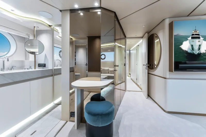 Slide: The Image of Azimut MAGELLANO 25 METRI 2023 - 3876572