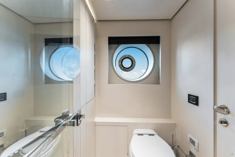 Slide: The Image of Azimut MAGELLANO 25 METRI 2023 - 3876574