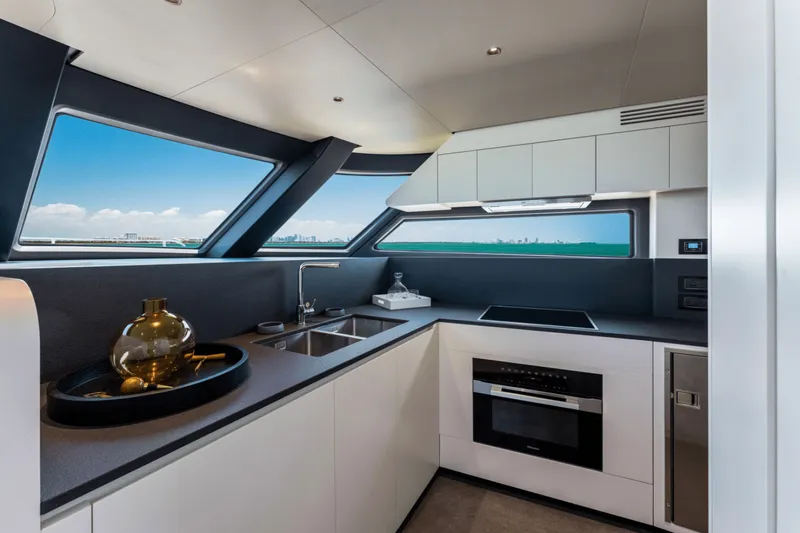 Slide: The Image of Azimut MAGELLANO 25 METRI 2023 - 3876592