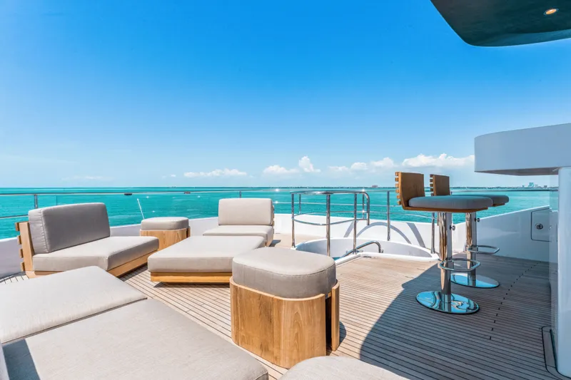 Slide: The Image of Azimut MAGELLANO 25 METRI 2023 - 3876620