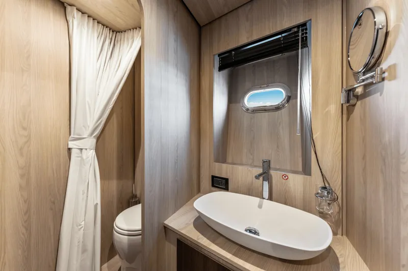 Slide: The Image of Azimut MAGELLANO 25 METRI 2023 - 3876630