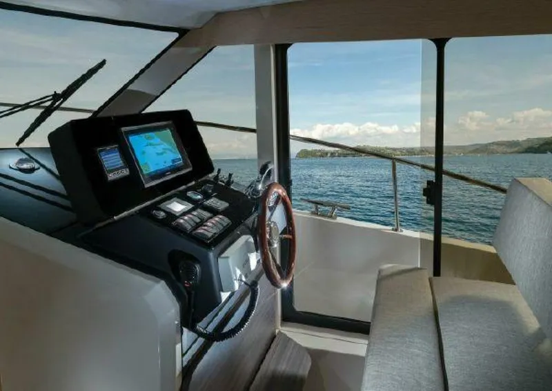 Slide: The Image of Greenline 39 2027 - 3881638