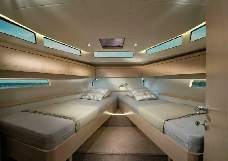 Slide: The Image of Greenline 39 2027 - 3881637