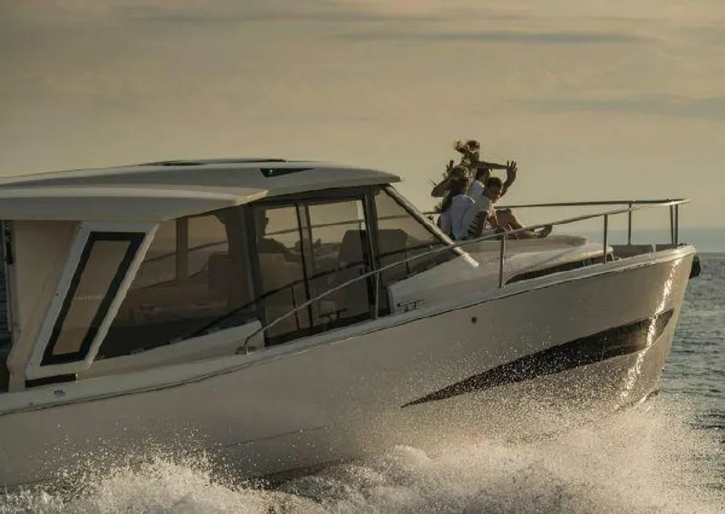 Slide: The Image of Greenline 39 2027 - 3881623