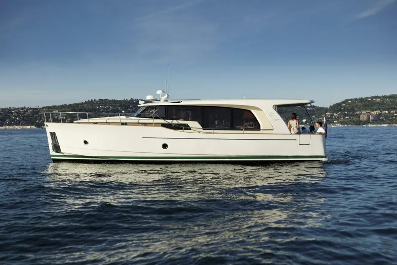 The Image of Greenline 40 - 3882109