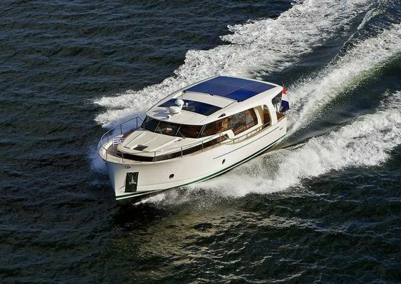 Slide: The Image of Greenline 40 2025 - 3882378