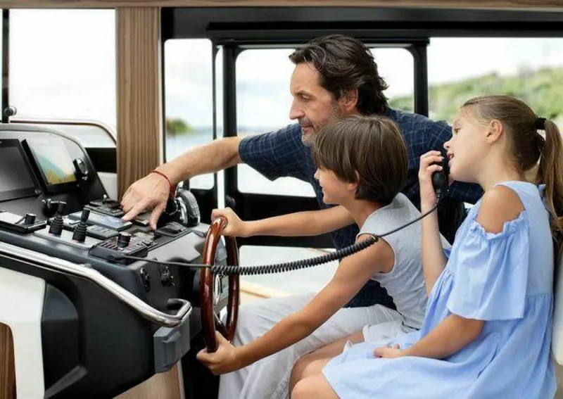 Slide: The Image of Greenline 40 2027 - 3882382