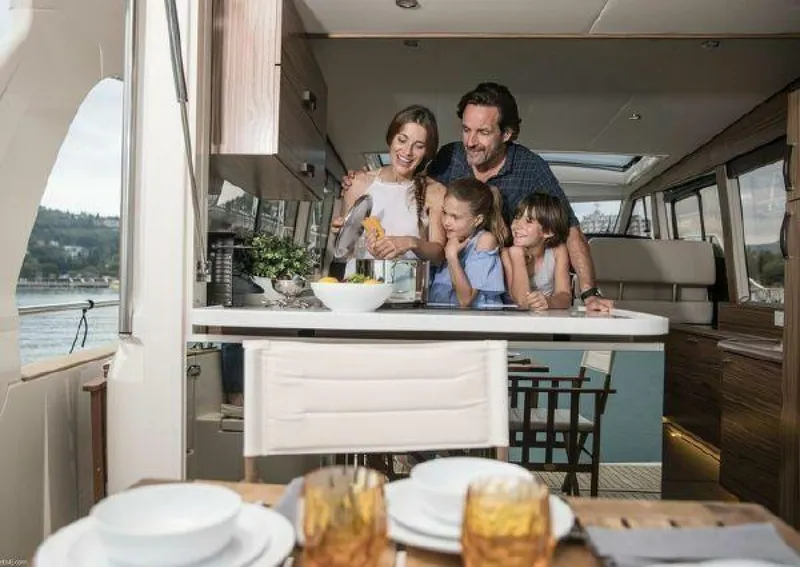 Slide: The Image of Greenline 40 2027 - 3882361