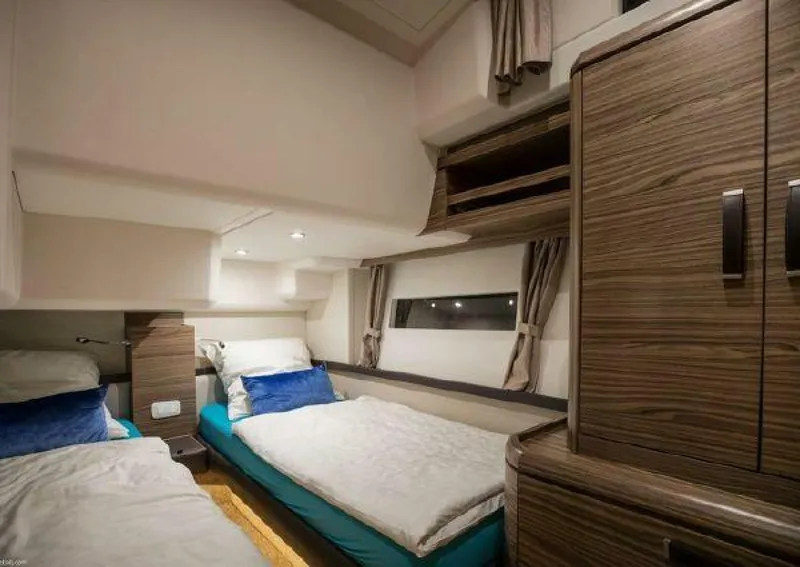 Slide: The Image of Greenline 48 Fly 2025 - 3883853