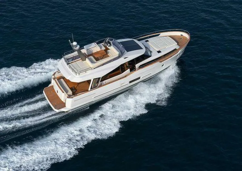 Slide: The Image of Greenline 48 Fly 2025 - 3883864