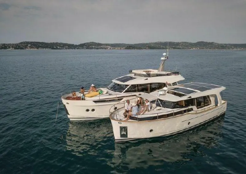 Slide: The Image of Greenline 48 Fly 2025 - 3883843