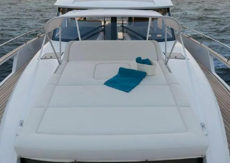 Slide: The Image of Greenline 48 Fly 2025 - 3883878