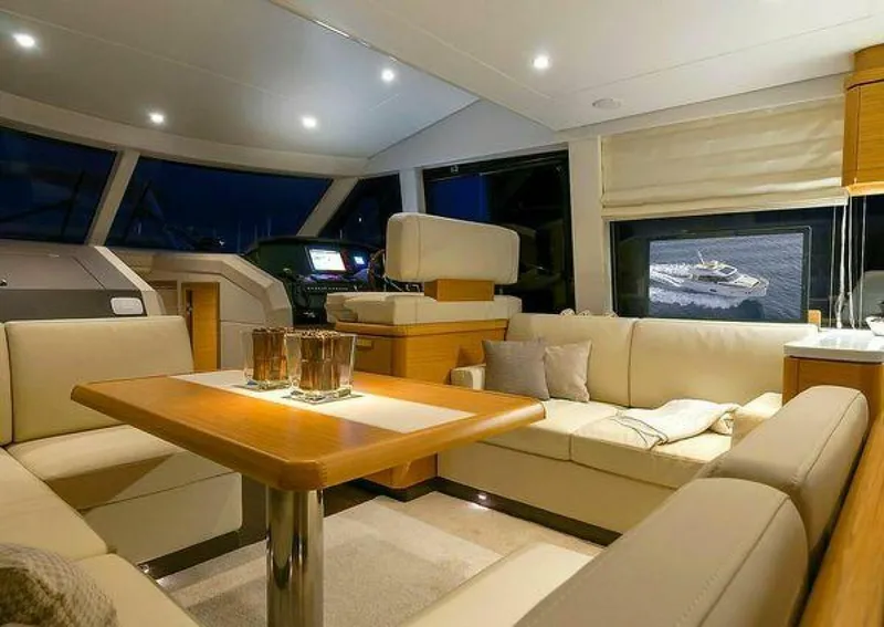 Slide: The Image of Greenline 48 Fly 2025 - 3883890