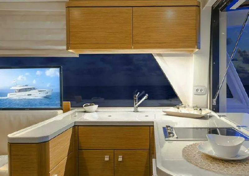 Slide: The Image of Greenline 48 Fly 2025 - 3883893