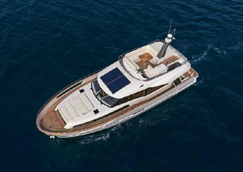 Slide: The Image of Greenline 48 Fly 2027 - 3883859