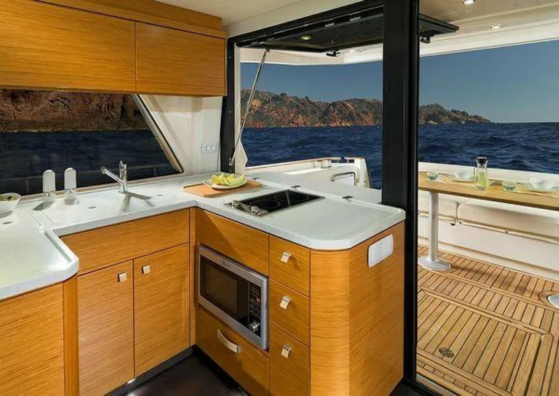 Slide: The Image of Greenline 48 Fly 2027 - 3883885