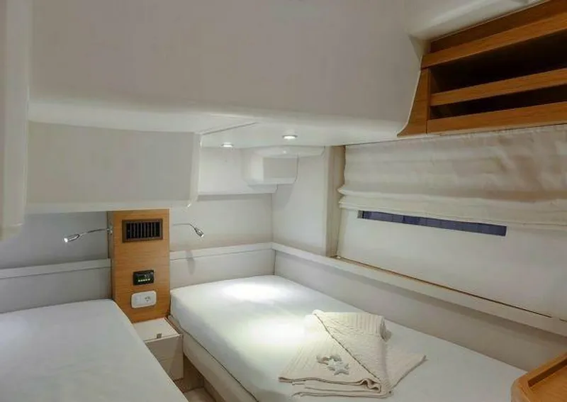 Slide: The Image of Greenline 48 Fly 2027 - 3883897