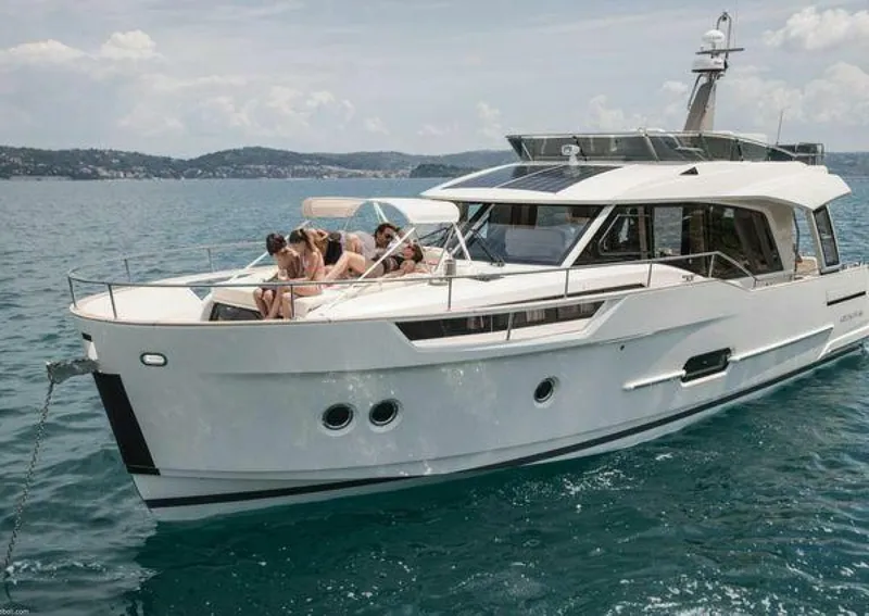 Slide: The Image of Greenline 48 Fly 2027 - 3883847