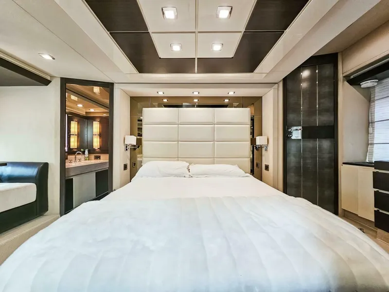 Slide: The Image of Azimut 70 2013 - 4323364