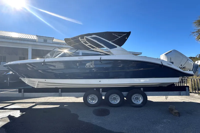 Slide: The Image of Sea Ray SDX 270 Outboard 2025 - 1