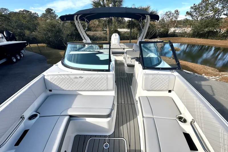 Slide: The Image of Sea Ray SDX 270 Outboard 2025 - 27