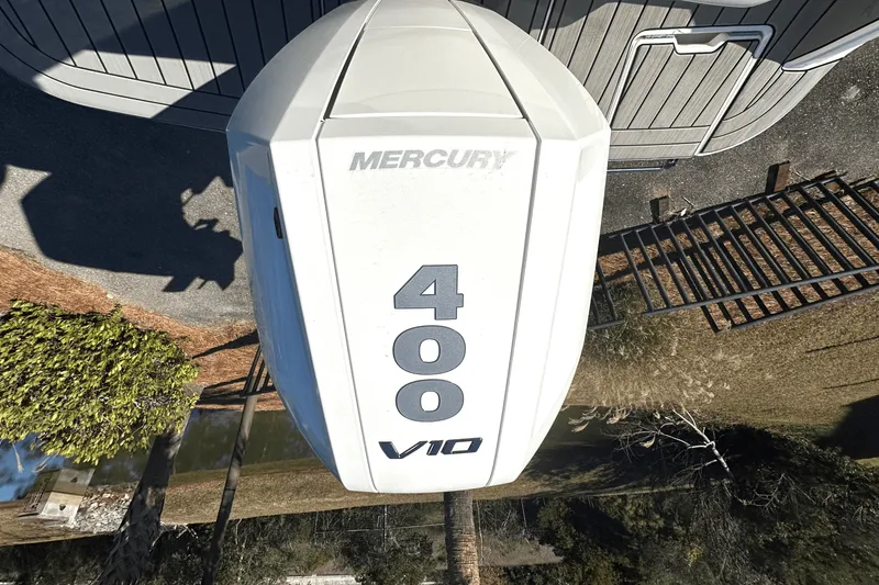 Slide: The Image of Sea Ray SDX 270 Outboard 2025 - 2