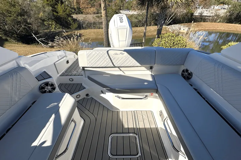 Slide: The Image of Sea Ray SDX 270 Outboard 2025 - 11