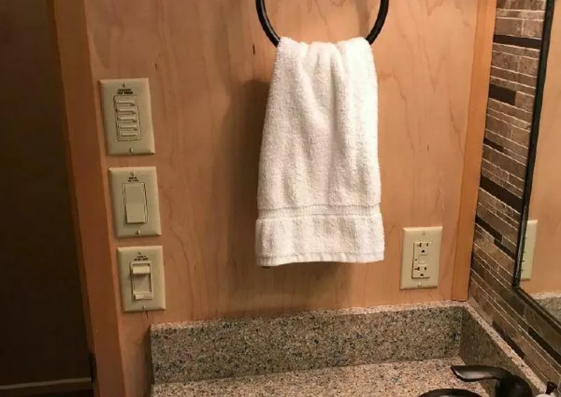 Slide: The Image of Sumerset Houseboat 2017 - 3889556