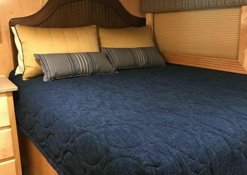 Slide: The Image of Sumerset Houseboat 2017 - 3889558