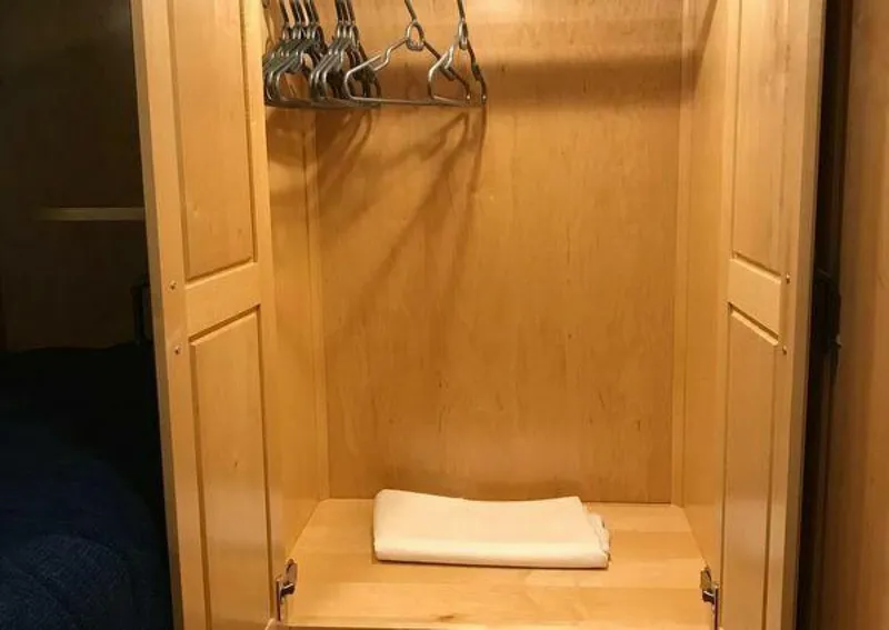 Slide: The Image of Sumerset Houseboat 2017 - 3889560