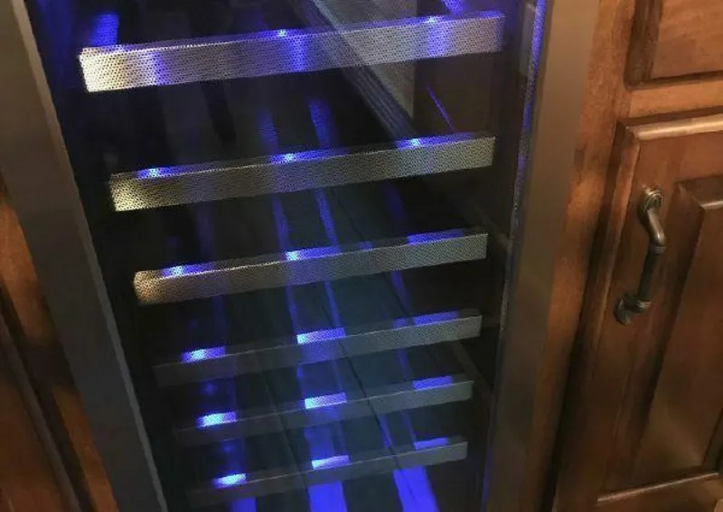 Slide: The Image of Sumerset Houseboat 2017 - 3889569