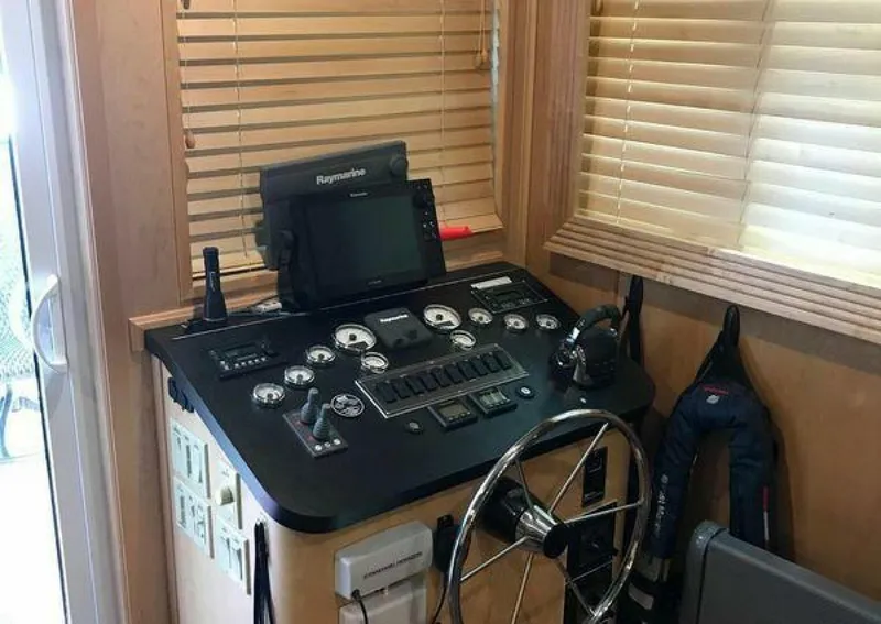 Slide: The Image of Sumerset Houseboat 2017 - 3889586