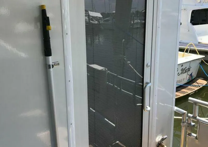 Slide: The Image of Sumerset Houseboat 2017 - 3889488