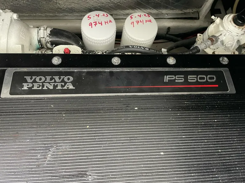 Slide: The Image of Cruisers Yachts 390 Sports Coupe 2008 - 3896125