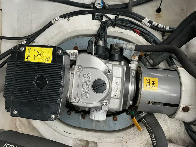 Slide: The Image of Cruisers Yachts 390 Sports Coupe 2008 - 3896128