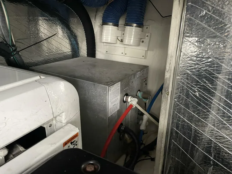 Slide: The Image of Cruisers Yachts 390 Sports Coupe 2008 - 3896135