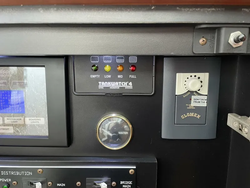 Slide: The Image of Cruisers Yachts 390 Sports Coupe 2008 - 3896162