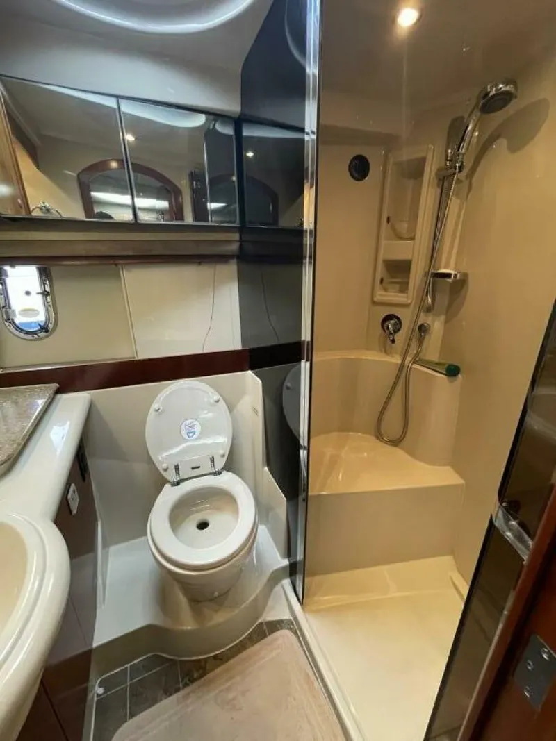 Slide: The Image of Cruisers Yachts 390 Sports Coupe 2008 - 3896172