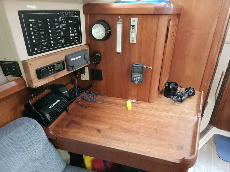 Slide: The Image of Hunter 336 1996 - 3938341