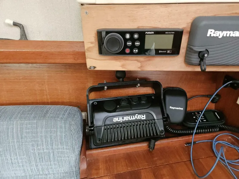 Slide: The Image of Hunter 336 1996 - 3938361