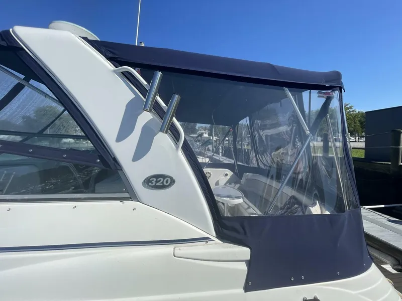 Slide: The Image of Rinker Express Cruiser 2006 - 3900557