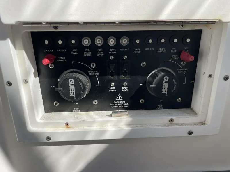 Slide: The Image of Rinker Express Cruiser 2006 - 3900563