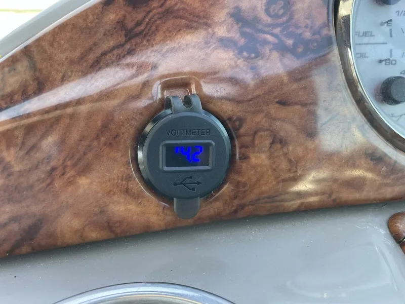 Slide: The Image of Rinker Express Cruiser 2006 - 3900581